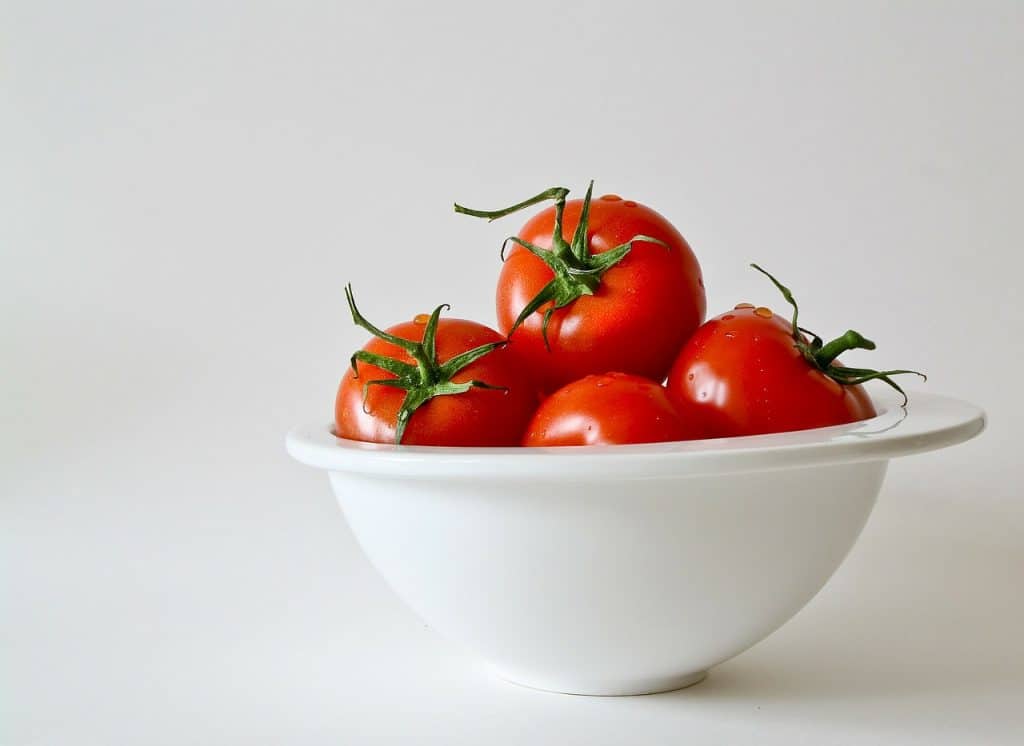 grow tomatoes indoors